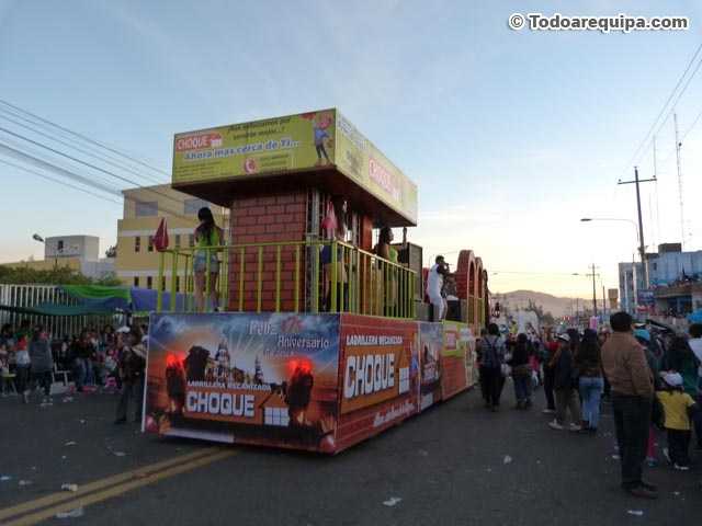 Carro alegórico de Ladrillera Mecanizada
