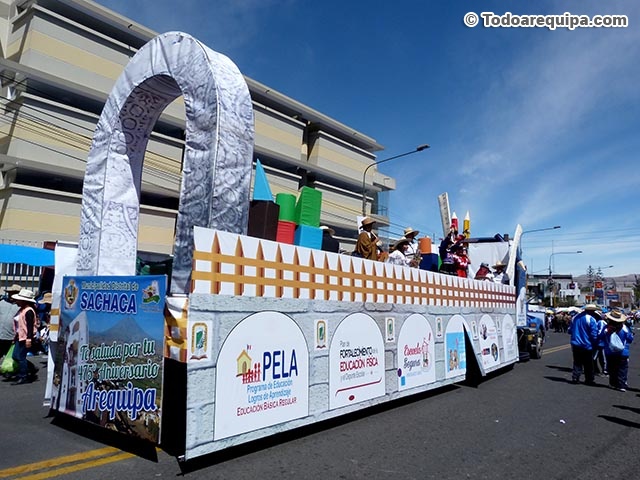 Carro alegórico UGEL Arequipa Norte