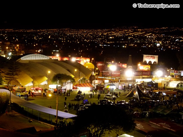 FIA Arequipa vista nocturna