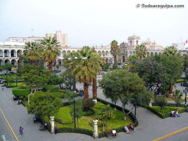 plaza-armas-arequipa-peru