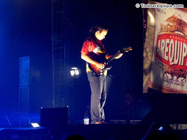 Joaquín Mariátegui - Primera Guitarra del grupo Bareto