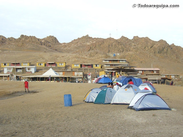 Acampando en Puerto Inca