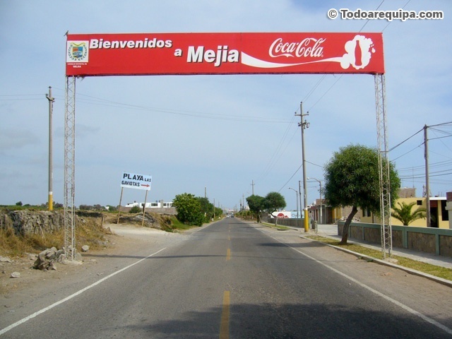 Cartel de ingreso a Mejía