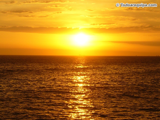 Puesta del sol en Mollendo