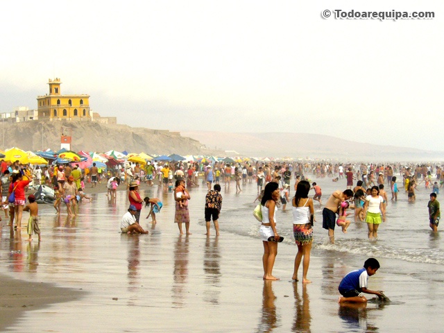 Verano en las playas de Mollendo