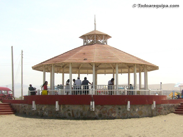 glorieta-en-el-malecon