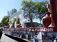 Carro alegórico del colegio San Pedro Pascual