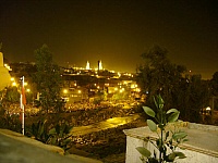 Av La Marina y el rio Chili de noche
