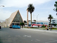 plaza-principal-de-camana