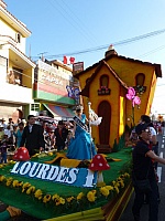Desfile alegorico en Camaná