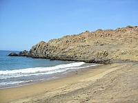 Playa de Puerto Inca hacia la zona norte