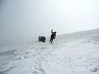 De regreso caminando sobre la nieve