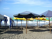 Alquiler de sombrillas en Catarindo